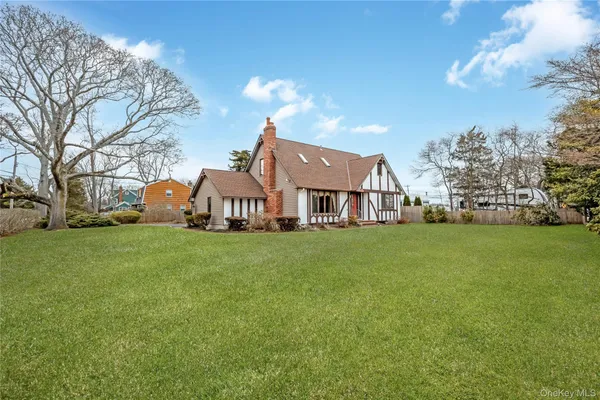 $685,000 | 325 Middle Road, Blue Point, NY 11715