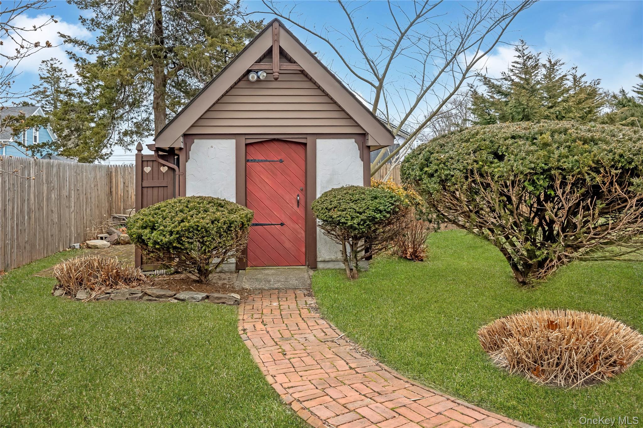 325 Middle Road Blue Point, NY 11715 - Photo 32 of 33