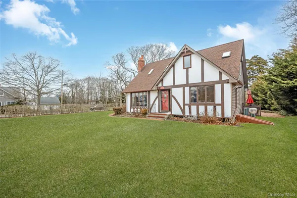 $685,000 | 325 Middle Road, Blue Point, NY 11715