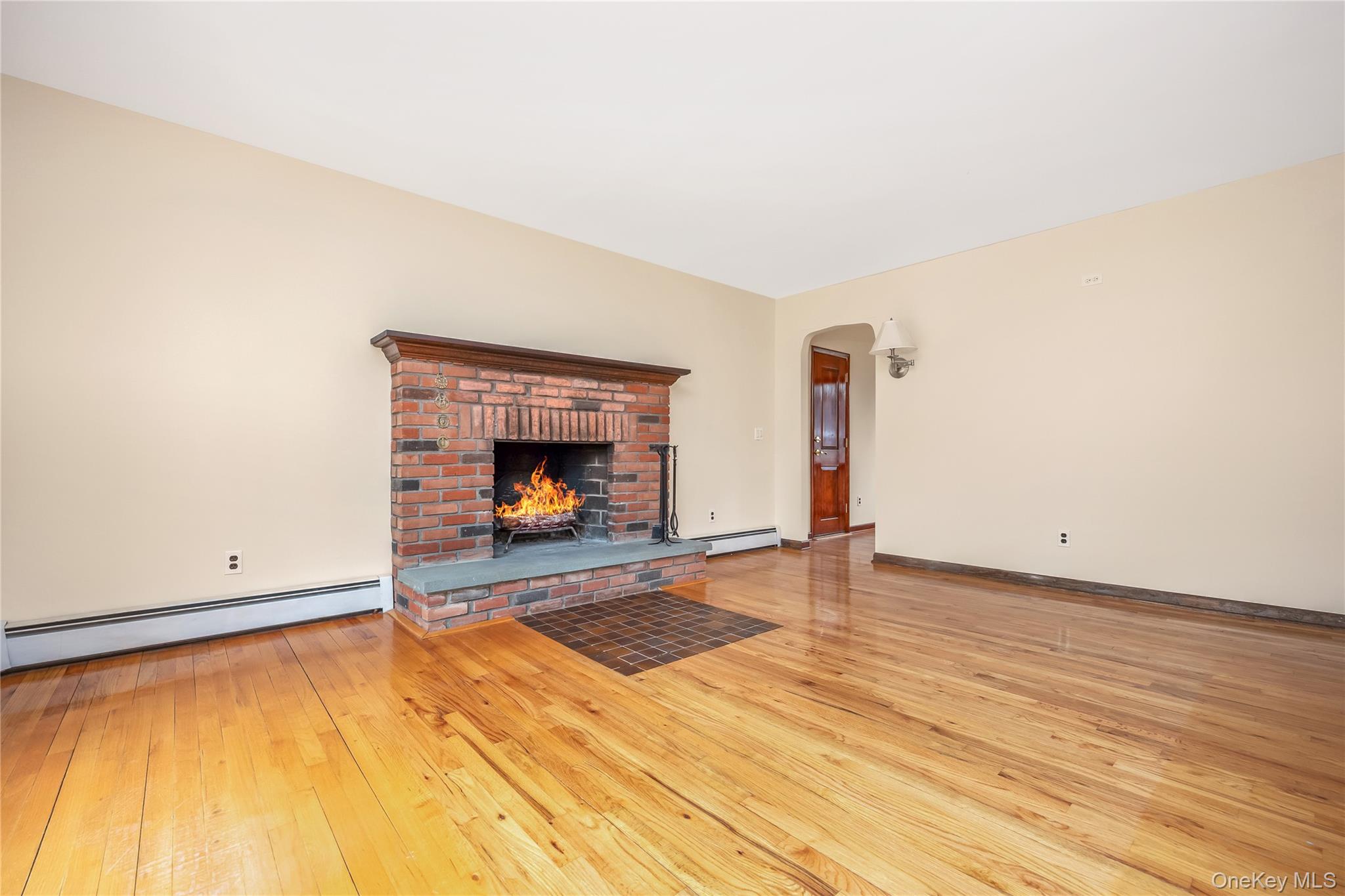 325 Middle Road Blue Point, NY 11715 - Photo 6 of 33