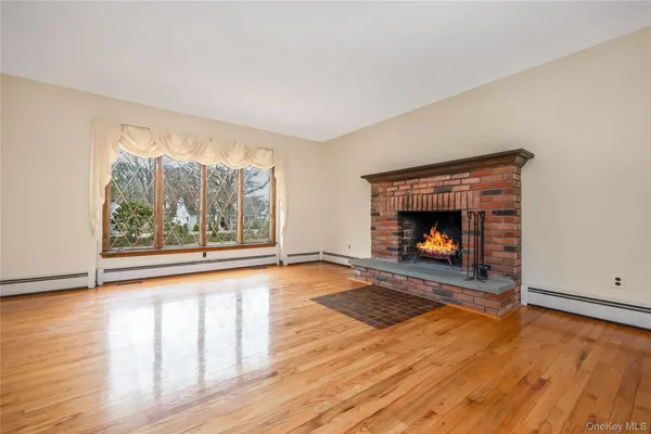 $685,000 | 325 Middle Road, Blue Point, NY 11715