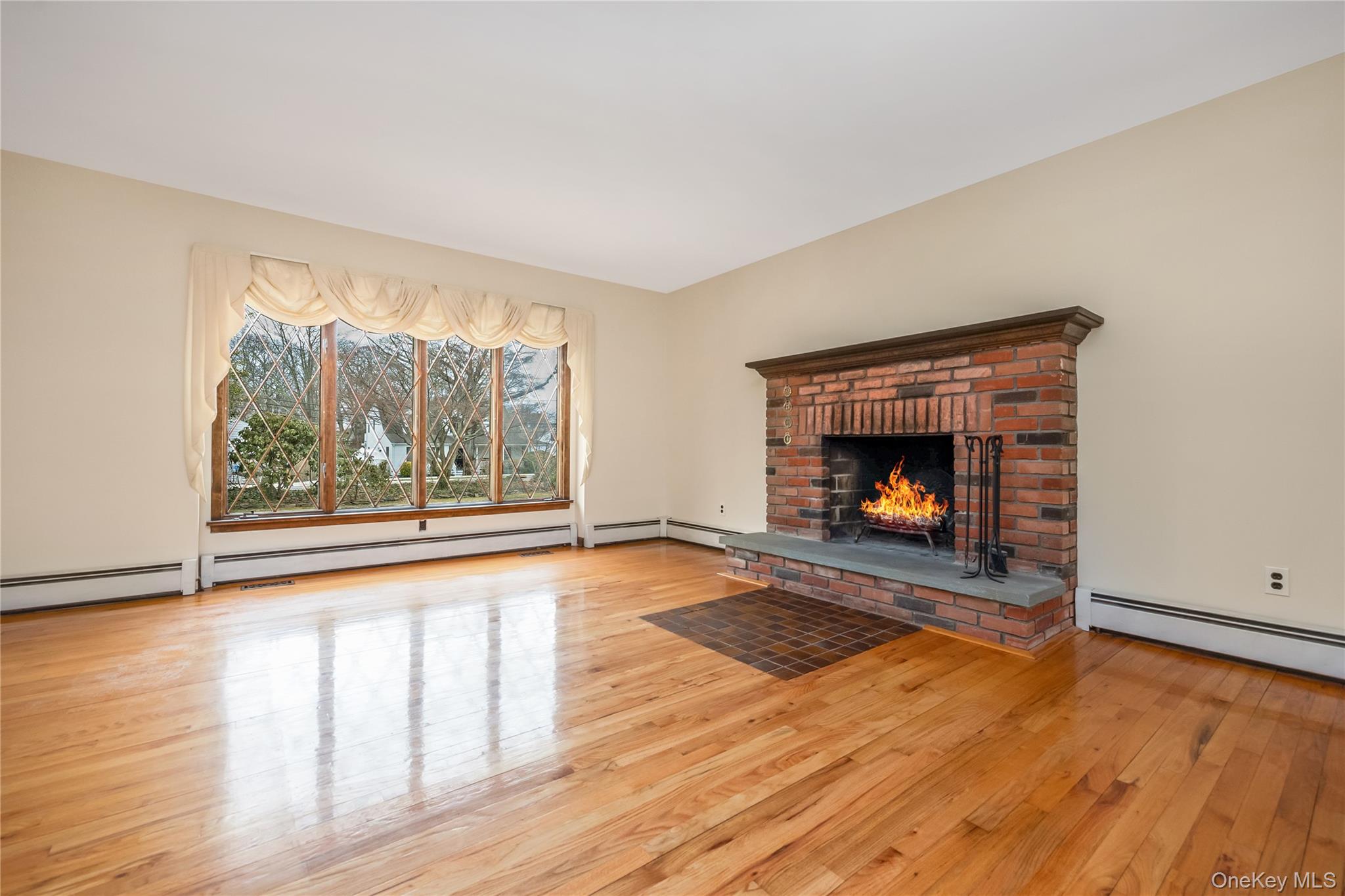 325 Middle Road Blue Point, NY 11715 - Photo 7 of 33