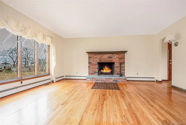 $685,000 | 325 Middle Road, Blue Point, NY 11715