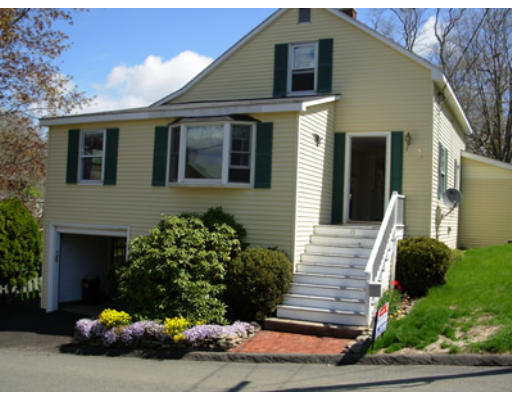 15 Johns Road Marblehead, MA 01945 - Photo 1 of 6 a front view of a house with a yard