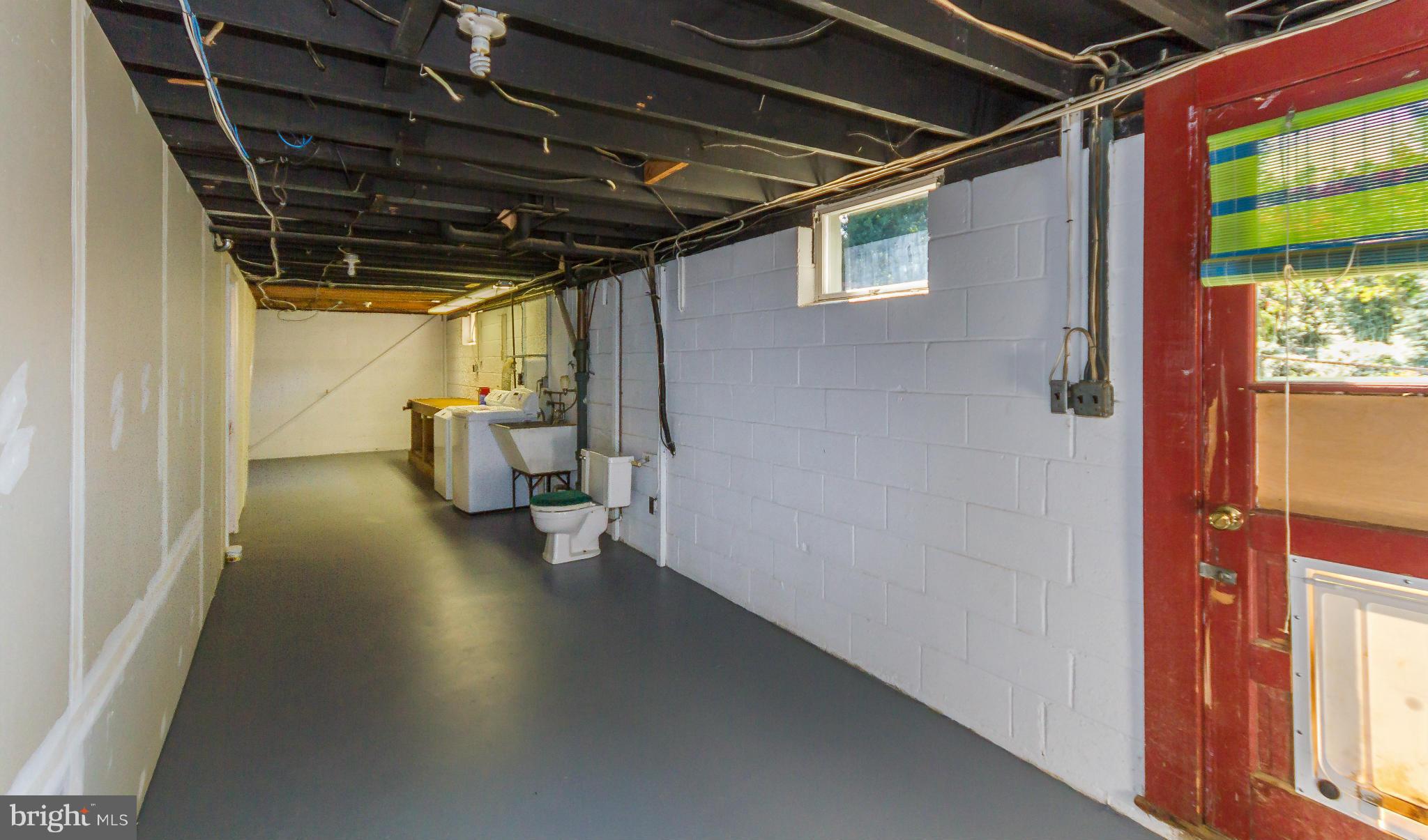 103 Bosun Road Arnold, MD 21012 - Photo 21 of 23 STORAGE/LAUNDRY