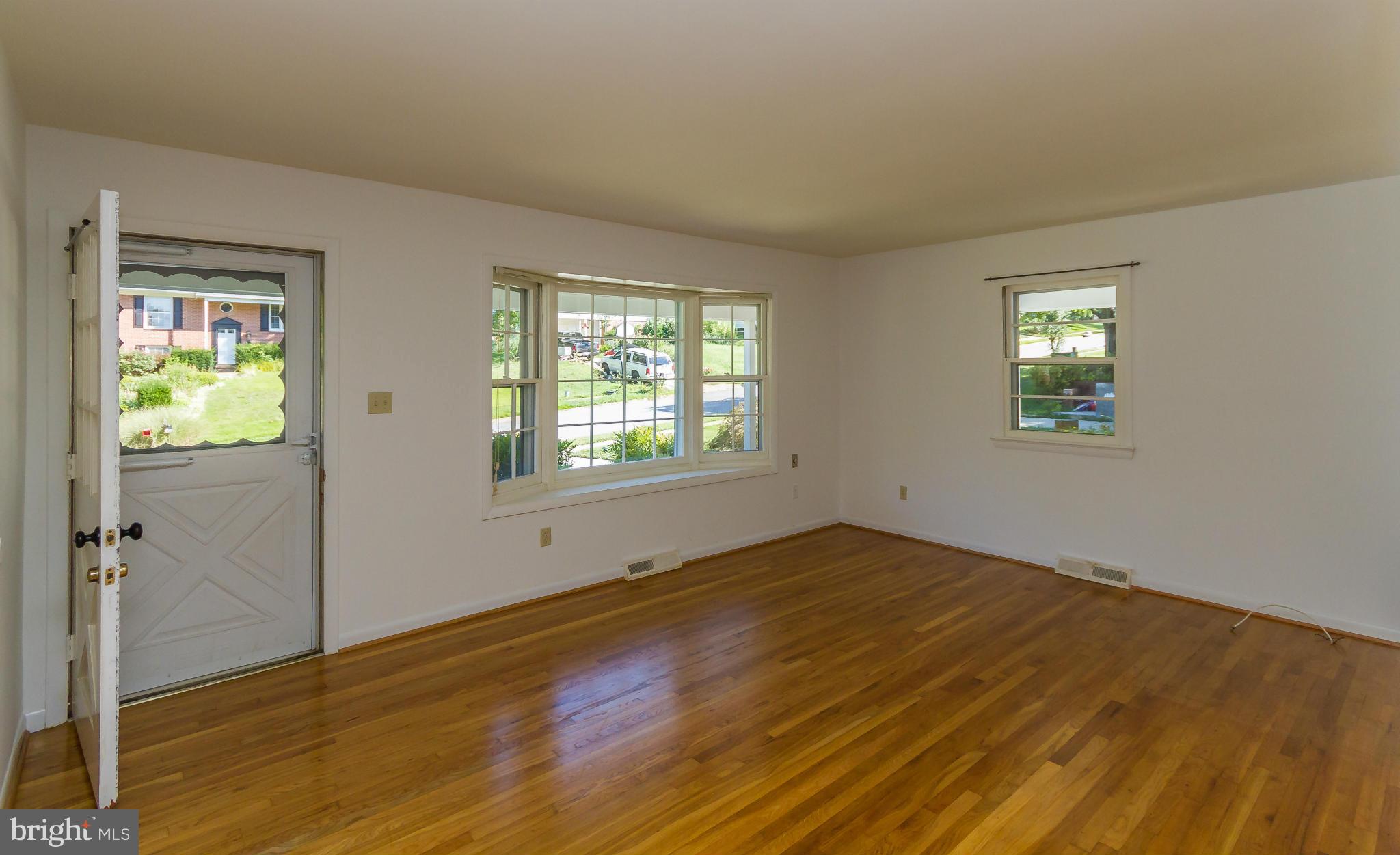 103 Bosun Road Arnold, MD 21012 - Photo 7 of 23 freshly painted and hardwood