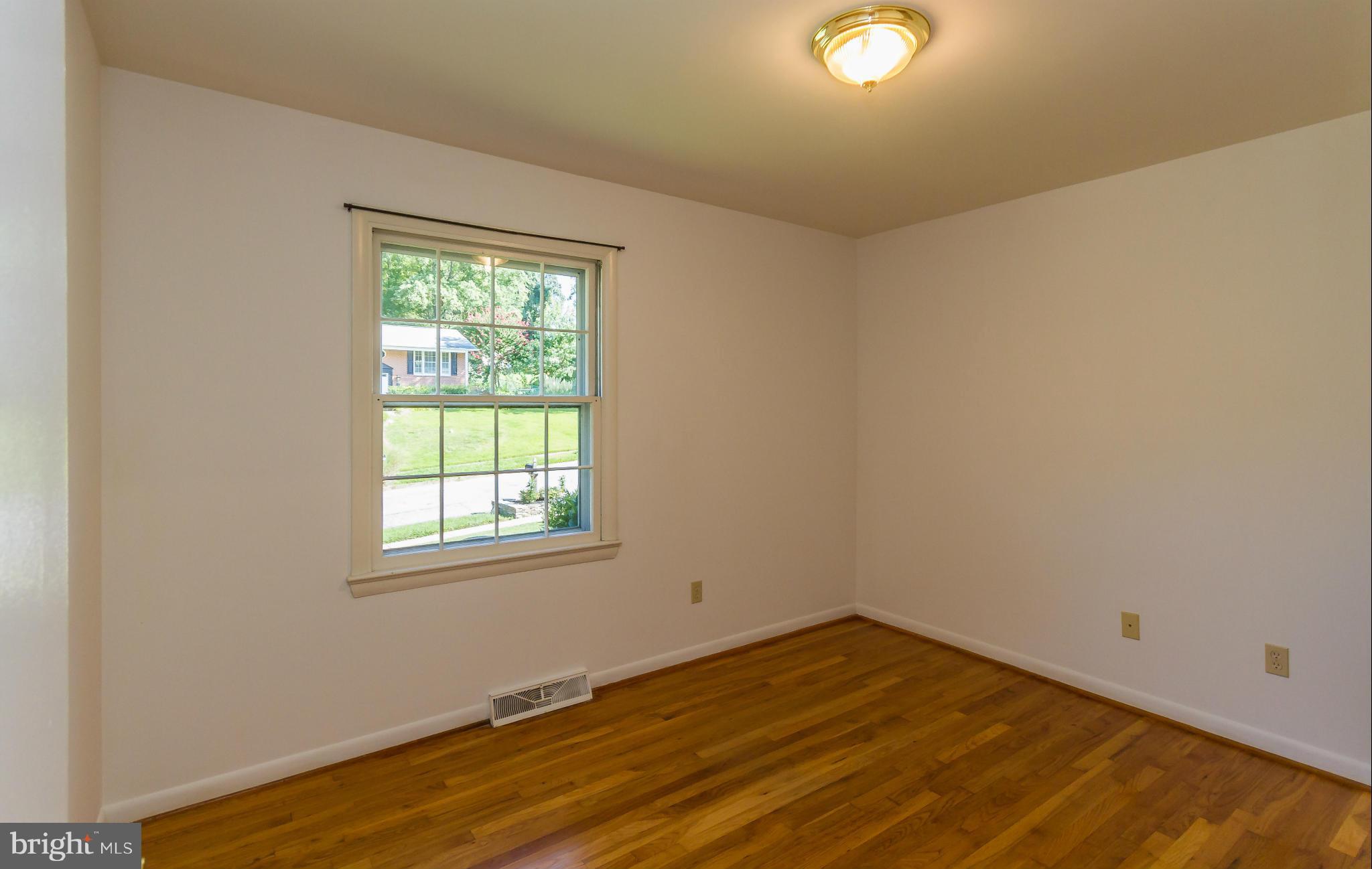 103 Bosun Road Arnold, MD 21012 - Photo 8 of 23 freshly painted and hardwood