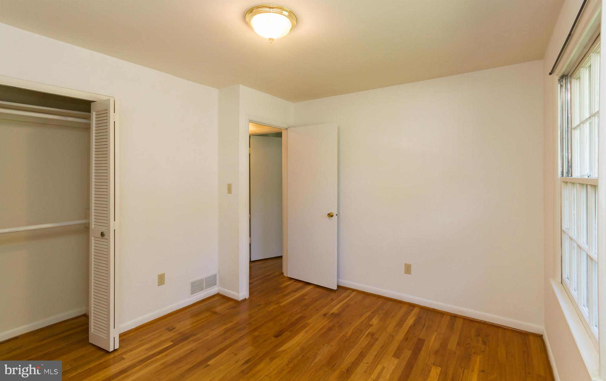 103 Bosun Road Arnold, MD 21012 - Photo 9 of 23 freshly painted and hardwood floors