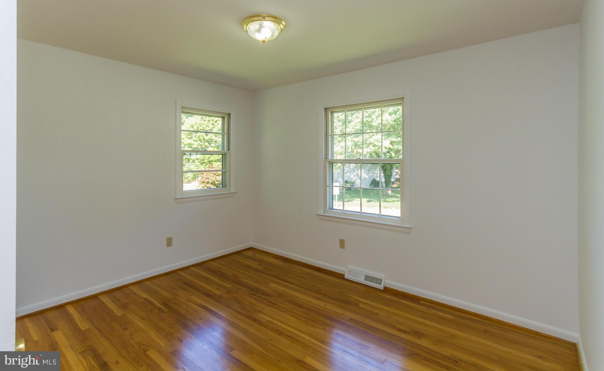 103 Bosun Road Arnold, MD 21012 - Photo 10 of 23 freshly painted and hardwood floors