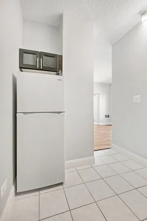 $1,638 | 4520 North Clarendon Avenue, Unit 708, Chicago, IL 60640