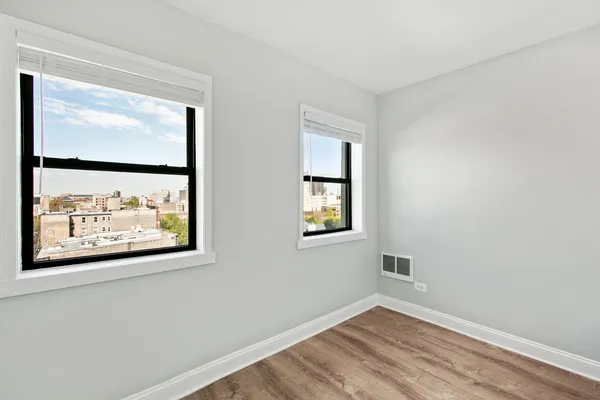 $1,638 | 4520 North Clarendon Avenue, Unit 708, Chicago, IL 60640