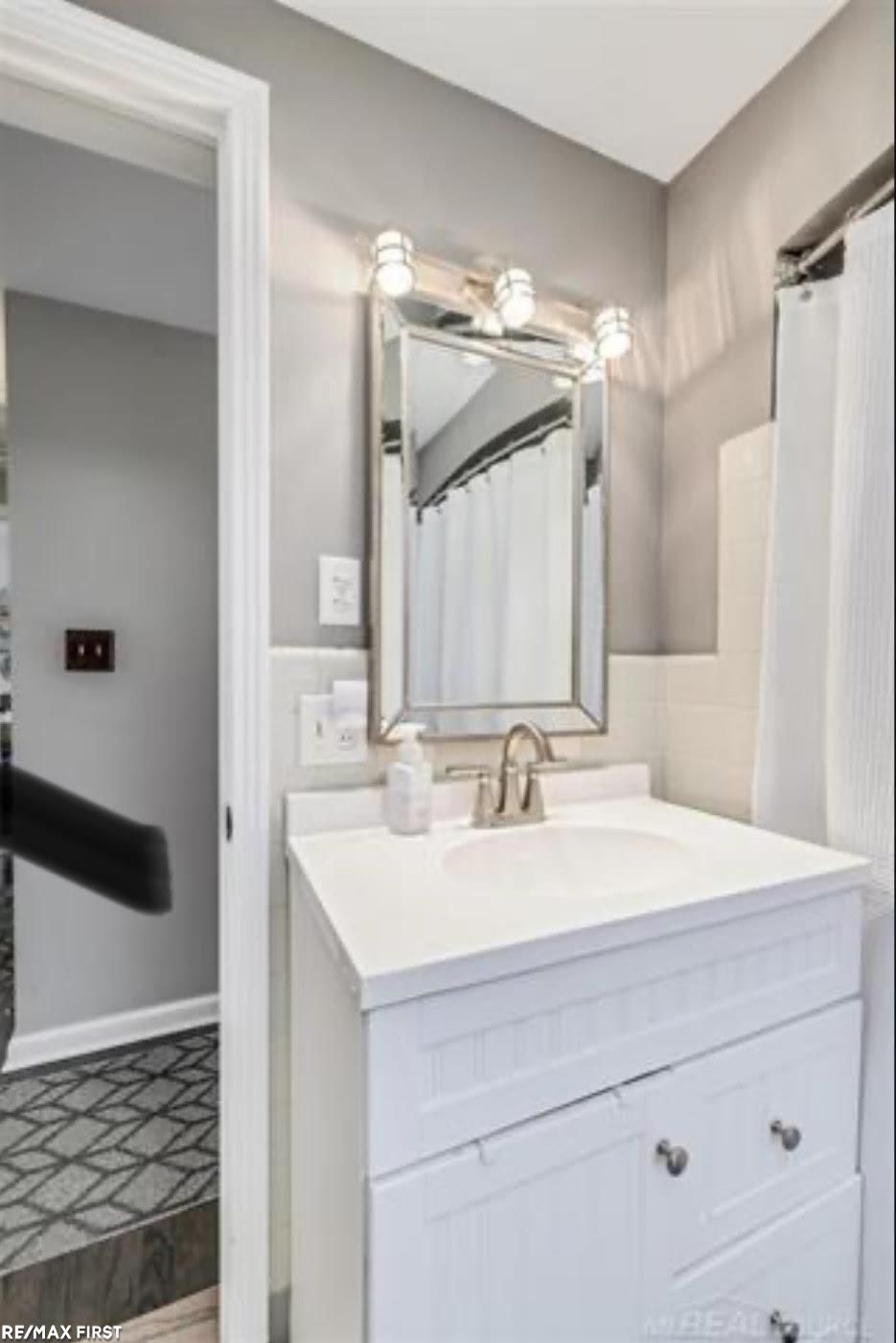 867 Lincoln Road Grosse Pointe, MI 48230 - Photo 17 of 31 50165938-15454e98-bdfe-4761-ba41-3cecfc5519e4.JPG