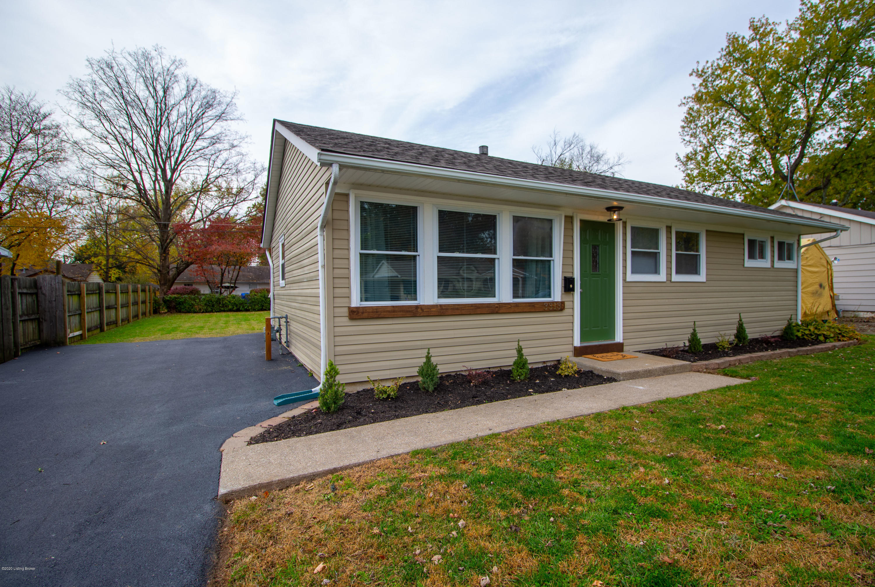3313 Radiance Road Louisville, KY 40220 - Photo 6 of 29 _MG_6434-HDR-29