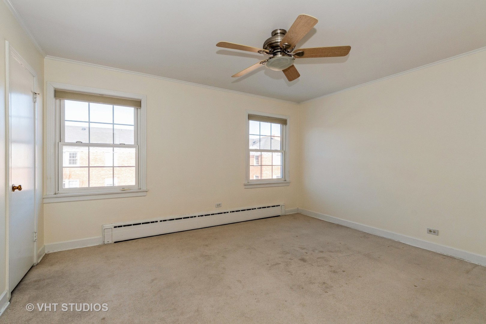 334 Ridge Avenue, Unit 3 Evanston, IL 60202 - Photo 7 of 12 an empty room with a window