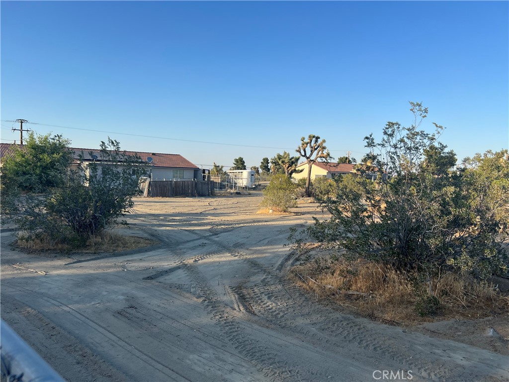 2825 Del Rosa Road Phelan, CA 92371 - Photo 14 of 15