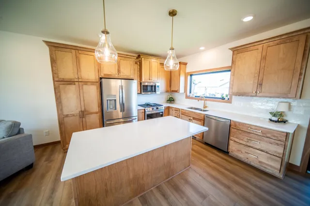 $478,800 | 1847 4th Street Northeast, Byron, MN 55920