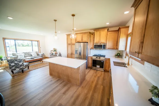 $478,800 | 1847 4th Street Northeast, Byron, MN 55920