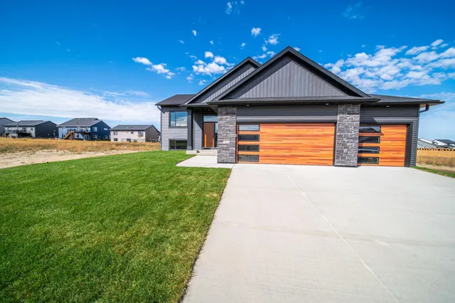 $478,800 | 1847 4th Street Northeast, Byron, MN 55920