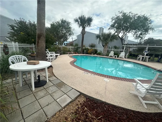 $199,900 | 830 Cliff Drive, Unit 13, Portland, TX 78374