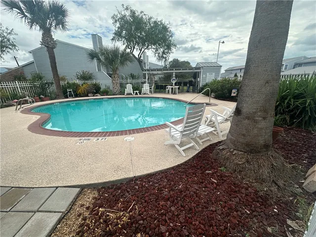 $199,900 | 830 Cliff Drive, Unit 13, Portland, TX 78374