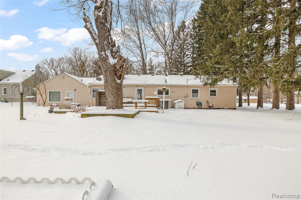 23424 Beech Road Southfield, MI 48033 - Photo 8 of 38 Gallery Image 8