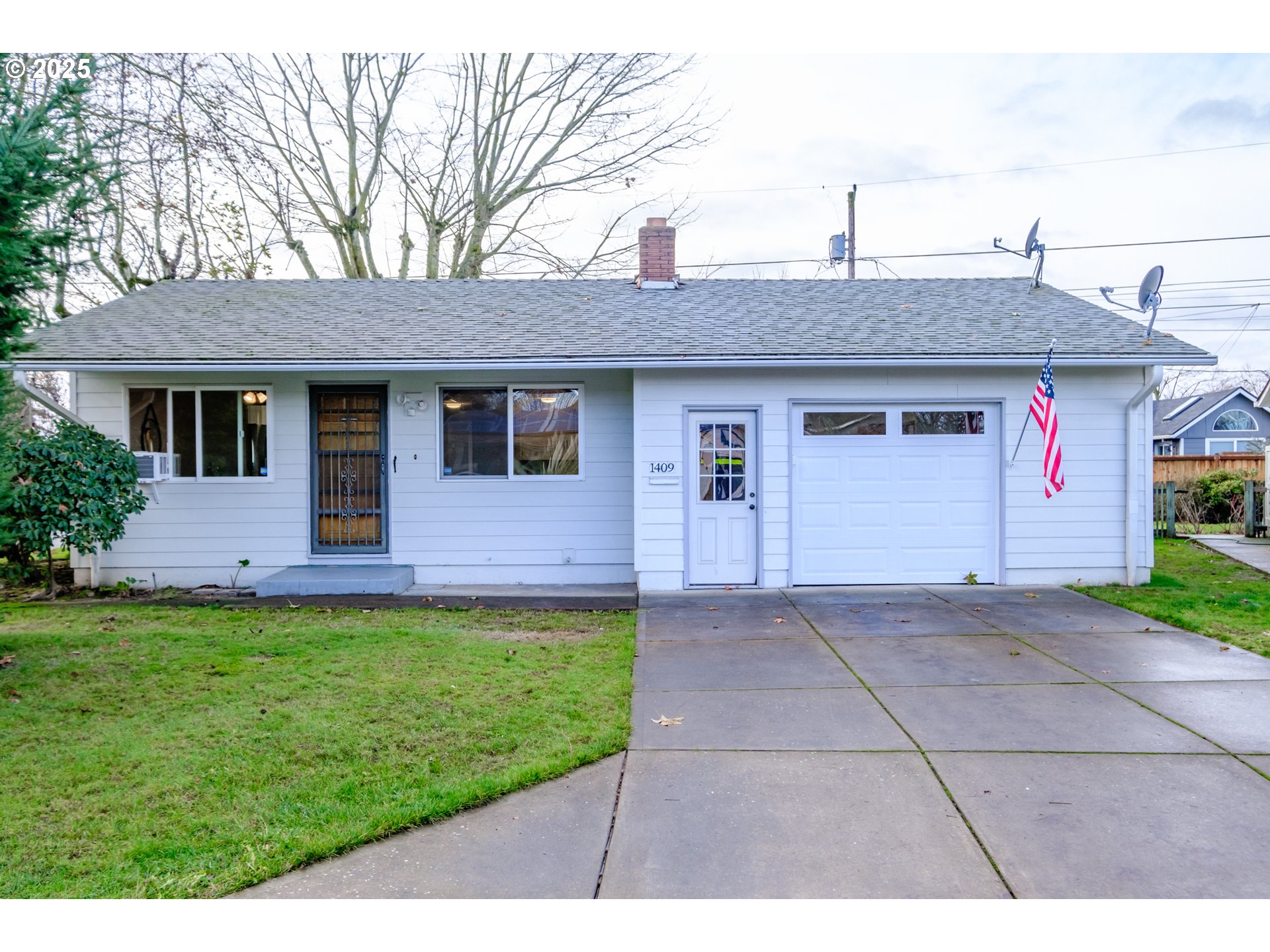 1409 Umpqua Road Woodburn, OR 97071 - Photo 1 of 37 Gallery Image 1