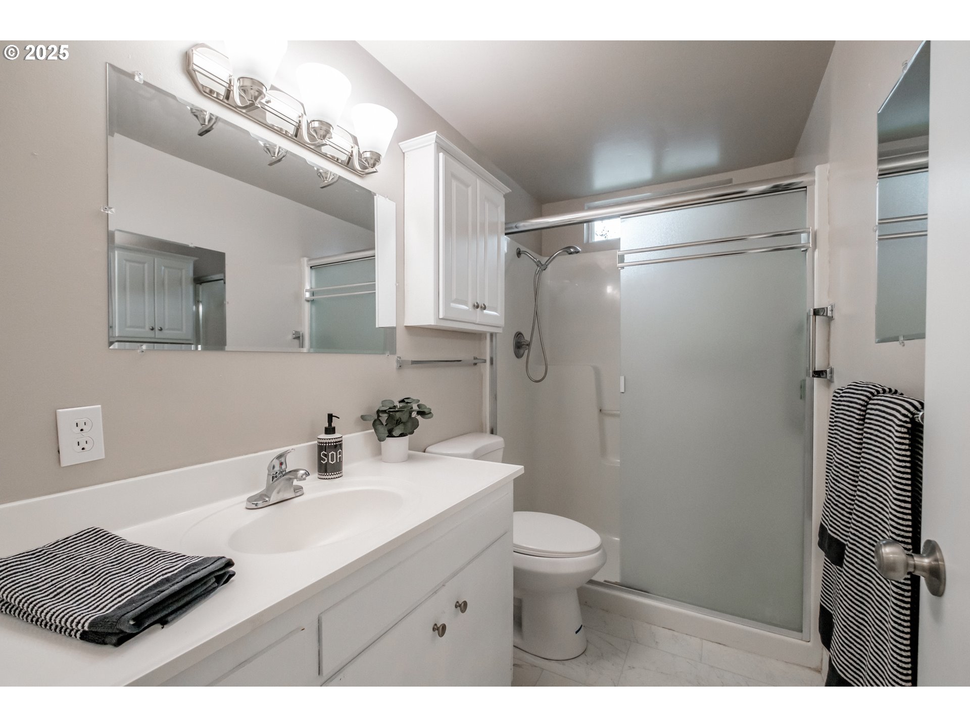 1409 Umpqua Road Woodburn, OR 97071 - Photo 19 of 37 Gallery Image 19