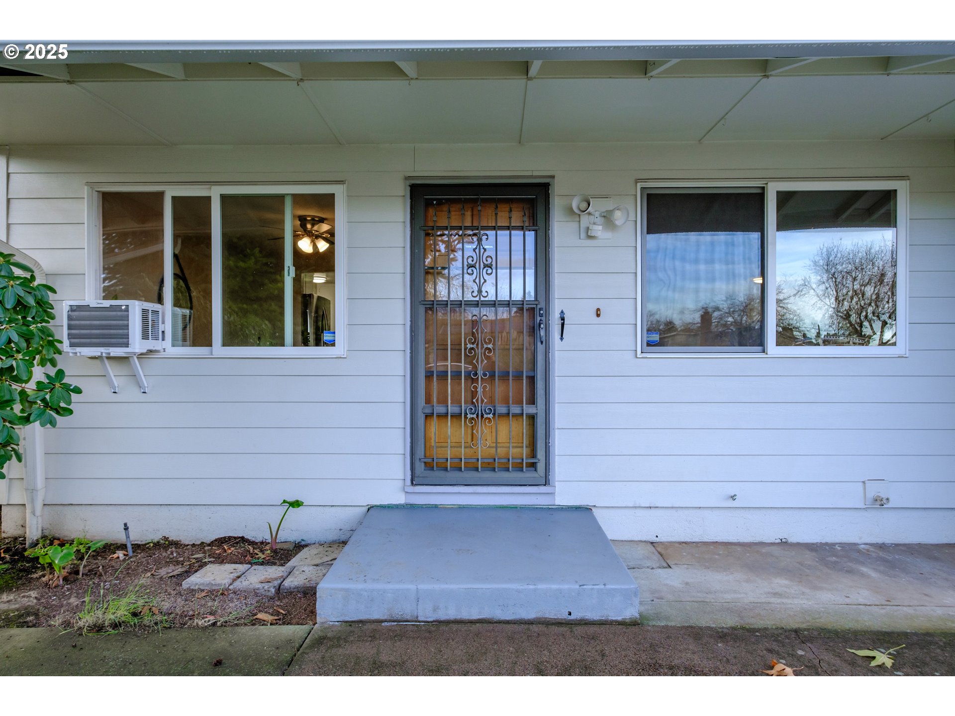 1409 Umpqua Road Woodburn, OR 97071 - Photo 2 of 37 Gallery Image 2