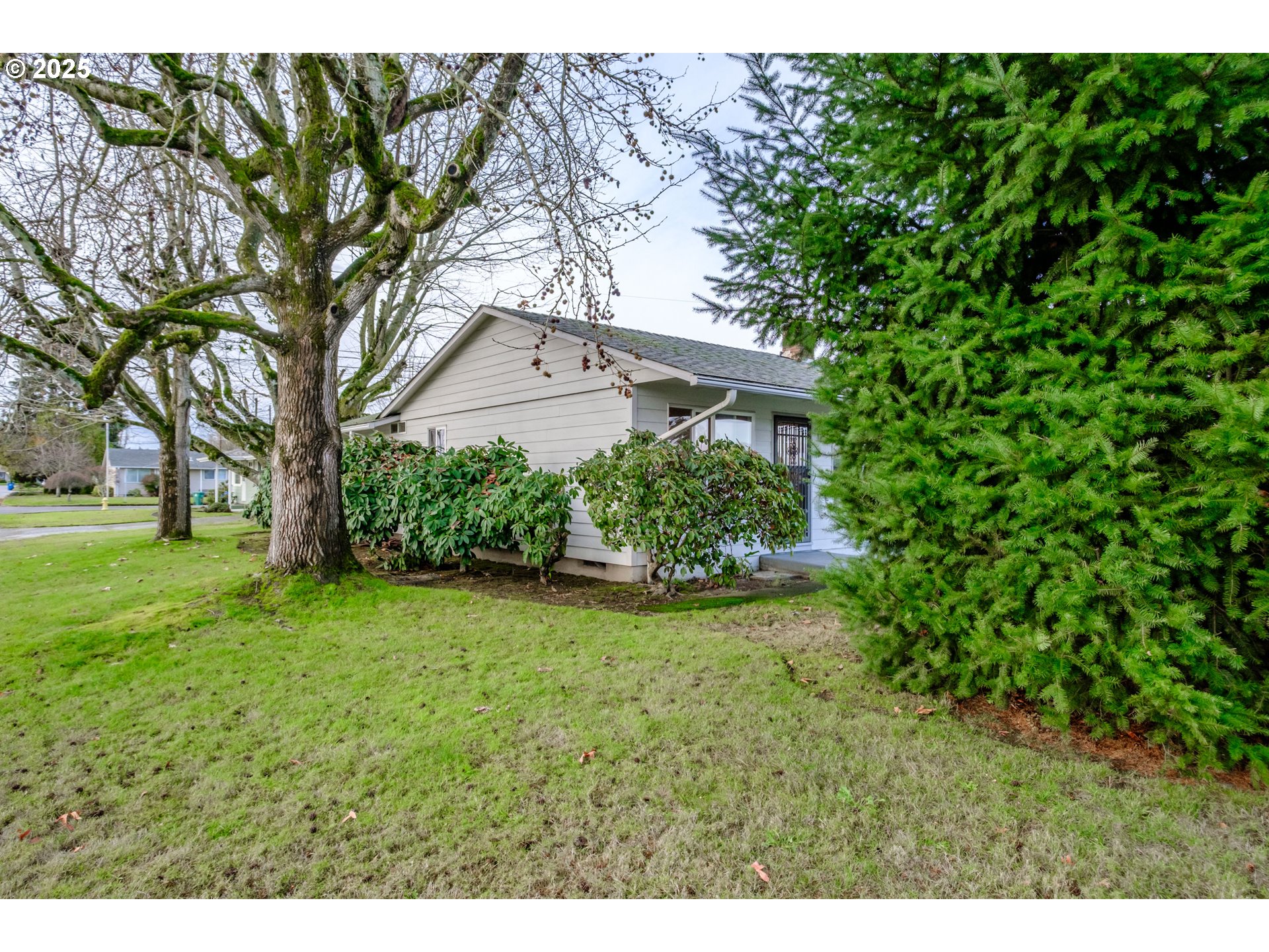 1409 Umpqua Road Woodburn, OR 97071 - Photo 4 of 37 Gallery Image 4