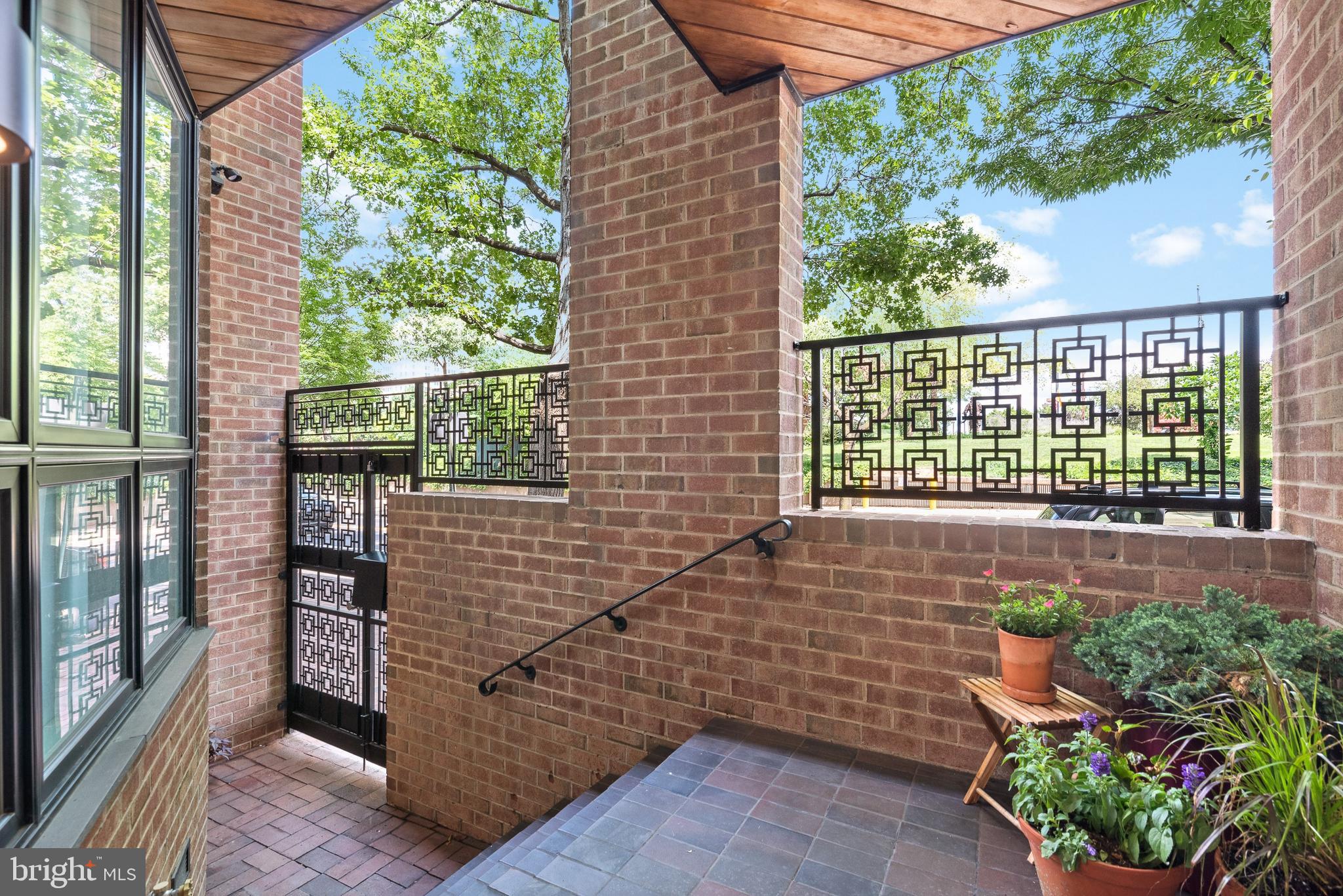 310 South Front Street Philadelphia, PA 19106 - Photo 2 of 51