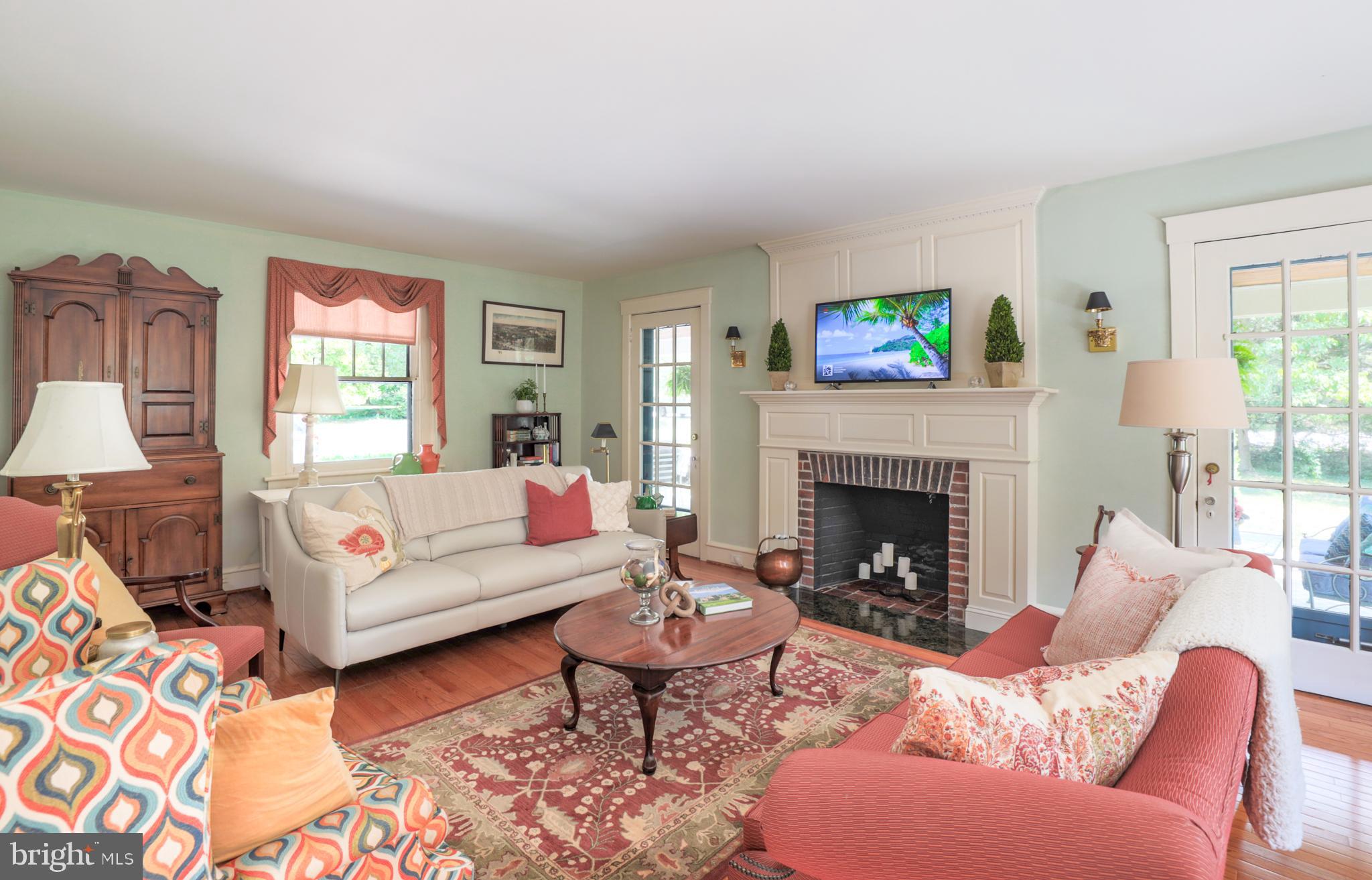 133 Spencer Road Devon, PA 19333 - Photo 4 of 33 Living Room