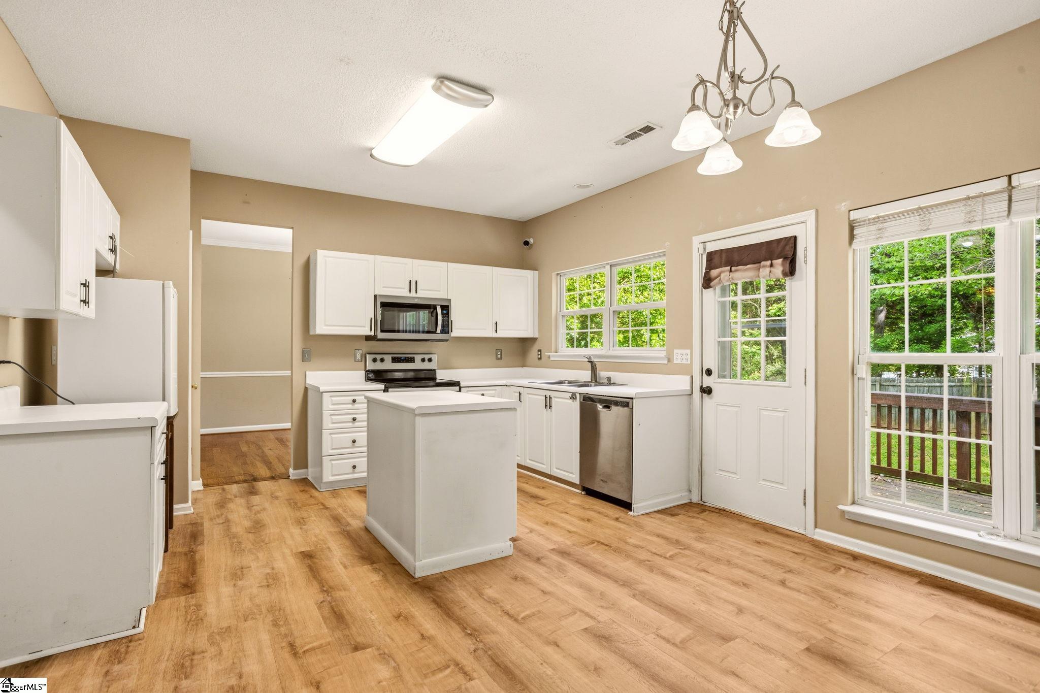 132 Cotter Lane Greer, SC 29650 - Photo 13 of 39