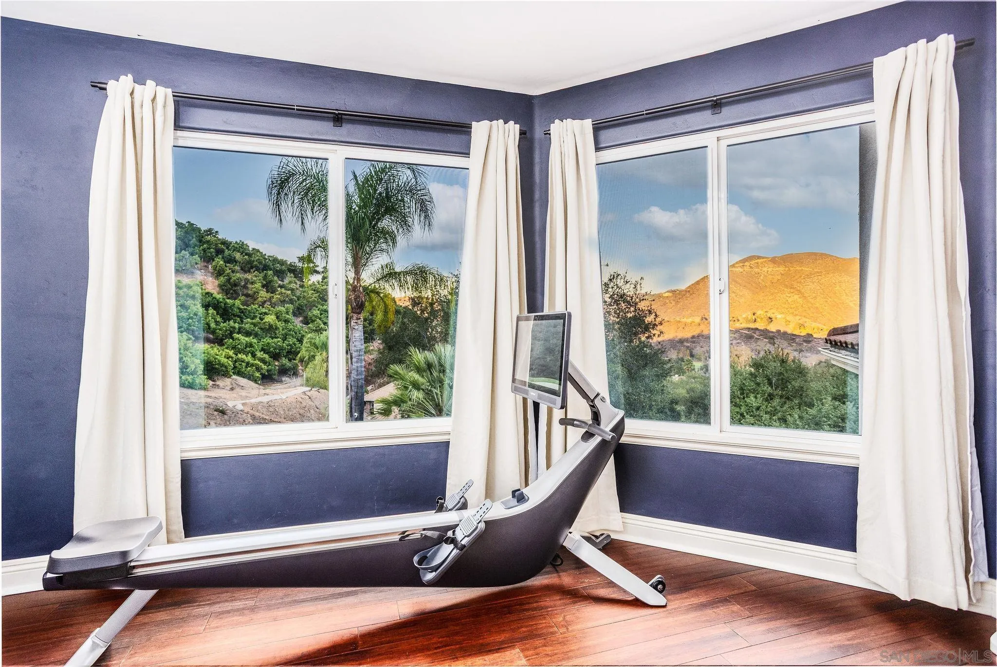 4003 Millagra Drive Fallbrook, CA 92028 - Photo 21 of 46 a view of an empty room and window