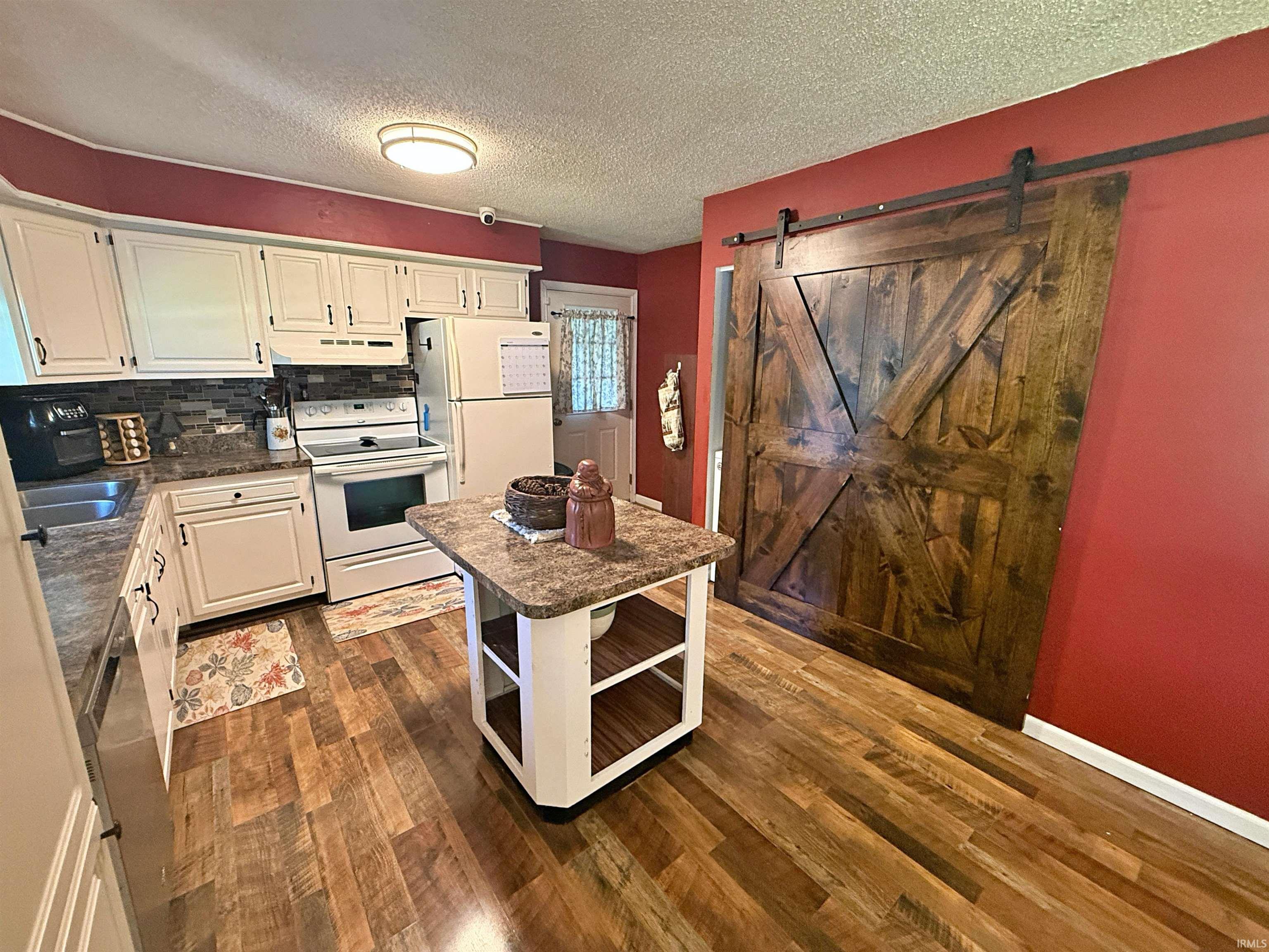 605 Meredith Street Washington, IN 47501 - Photo 6 of 21