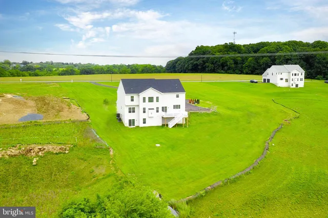 $859,900 | 4450 Maple Street, Schnecksville, PA 18078