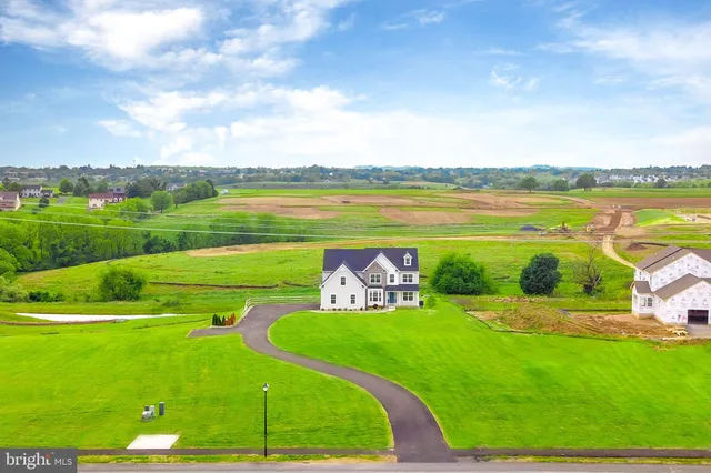 $859,900 | 4450 Maple Street, Schnecksville, PA 18078