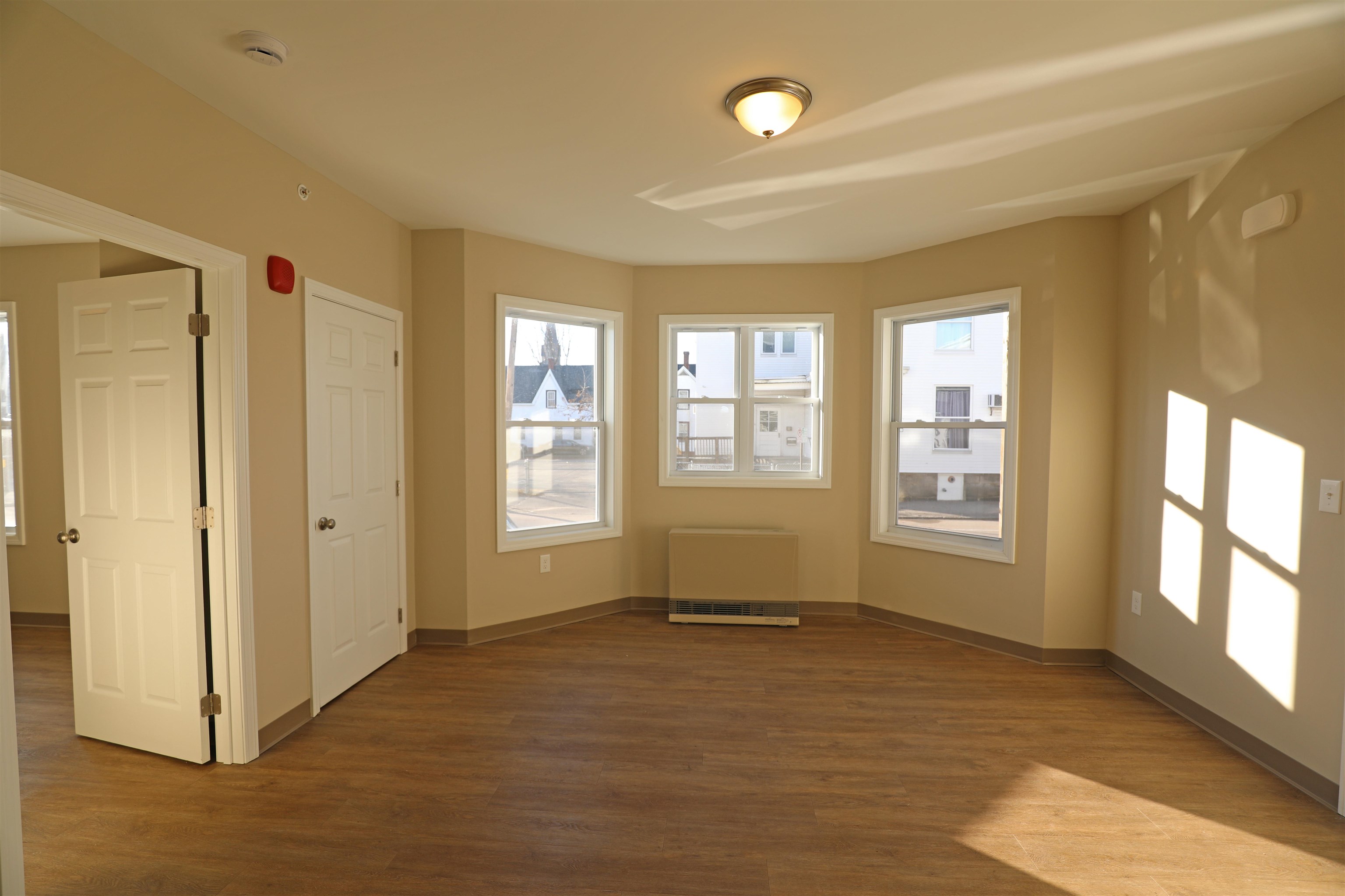 461 Beech Street, Unit 1 Manchester, NH 03103 - Photo 2 of 12