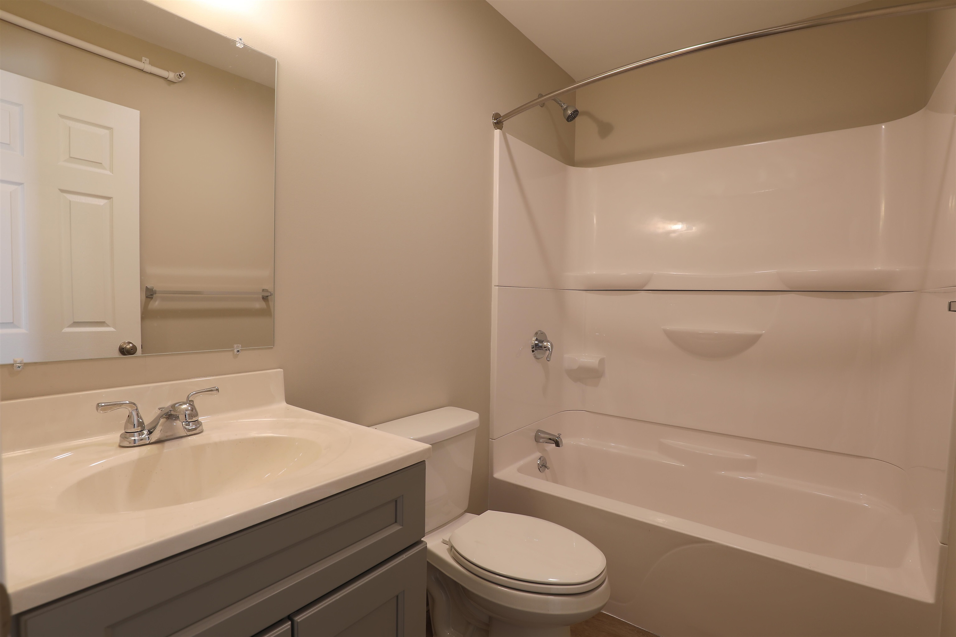 461 Beech Street, Unit 1 Manchester, NH 03103 - Photo 10 of 12