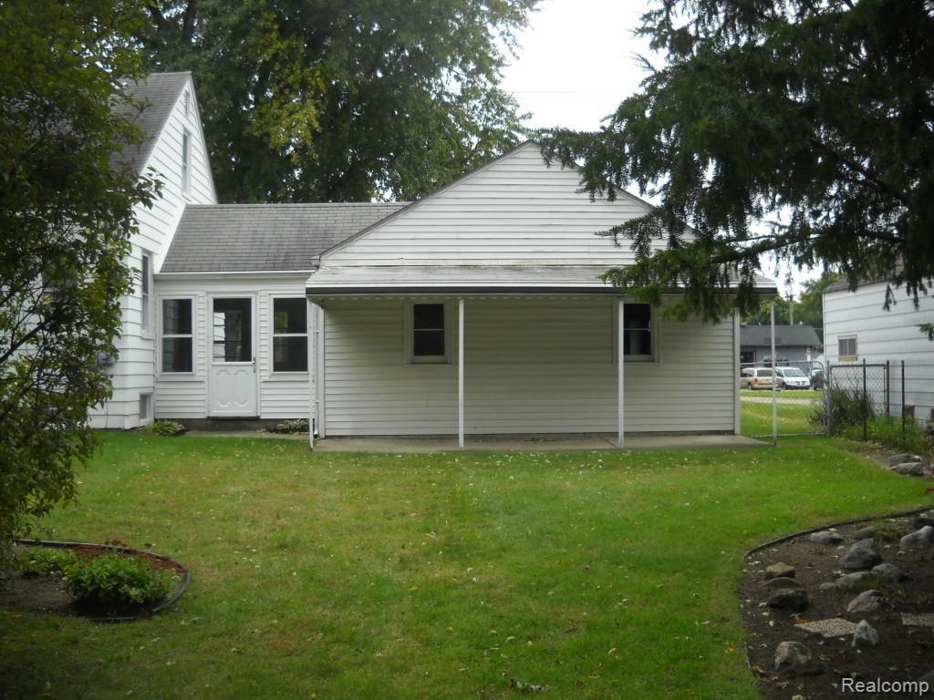 28310 Five Mile Road Livonia, MI 48154 - Photo 23 of 28 DSCN2212.jpg