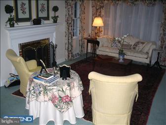 244 North Sproul Road Broomall, PA 19008 - Photo 3 of 6 Living Room