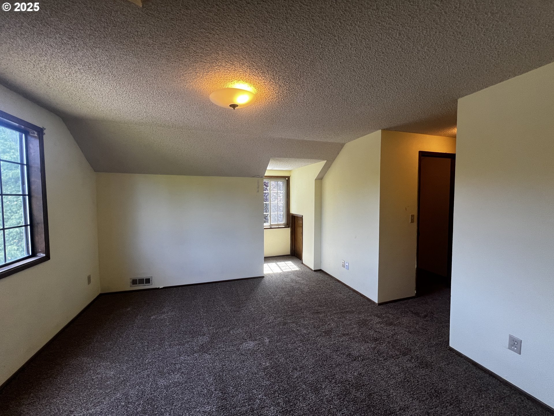 1011 Heather Court Reedsport, OR 97467 - Photo 29 of 46 Bedroom