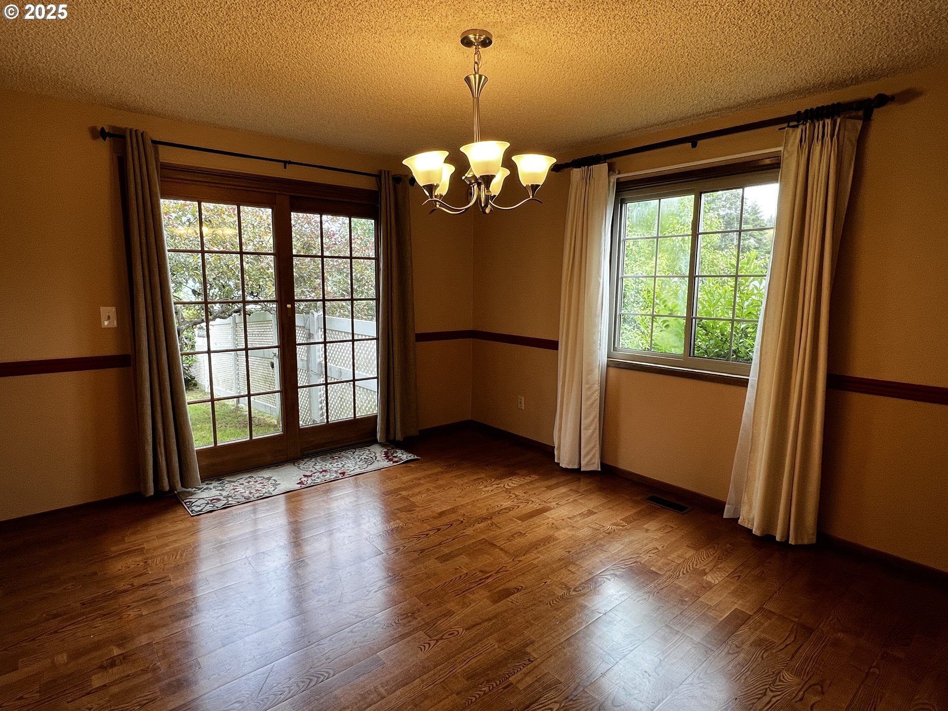 1011 Heather Court Reedsport, OR 97467 - Photo 9 of 46 Dining Room