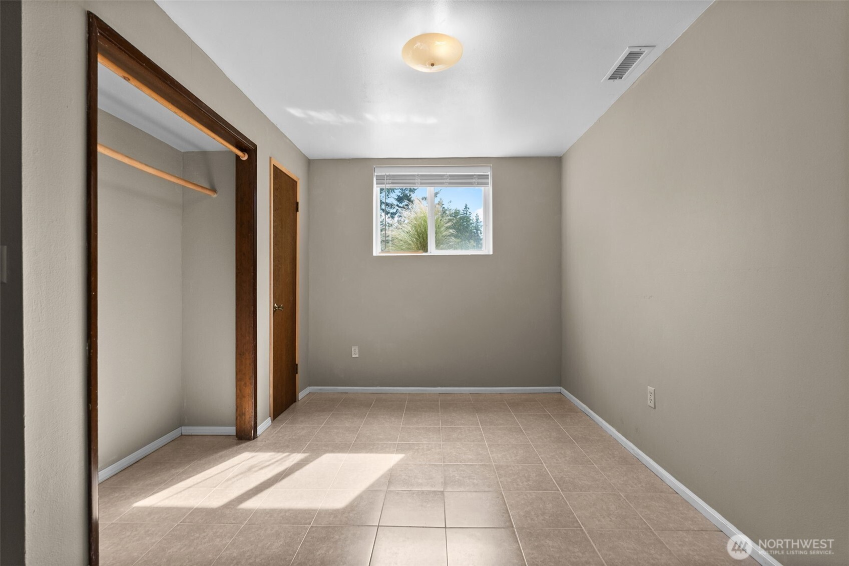 12012 County Line Road East Edgewood, WA 98372 - Photo 25 of 39 Gallery Image 25