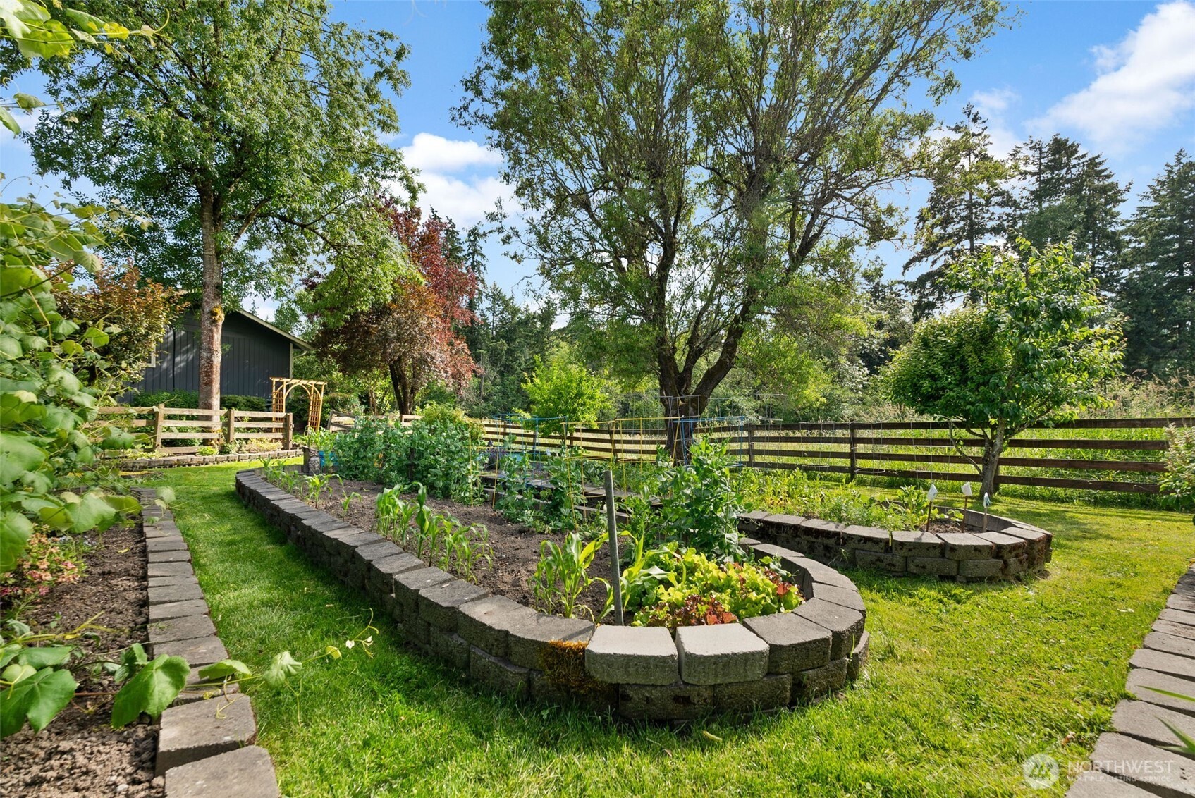 12012 County Line Road East Edgewood, WA 98372 - Photo 27 of 39 Gallery Image 27