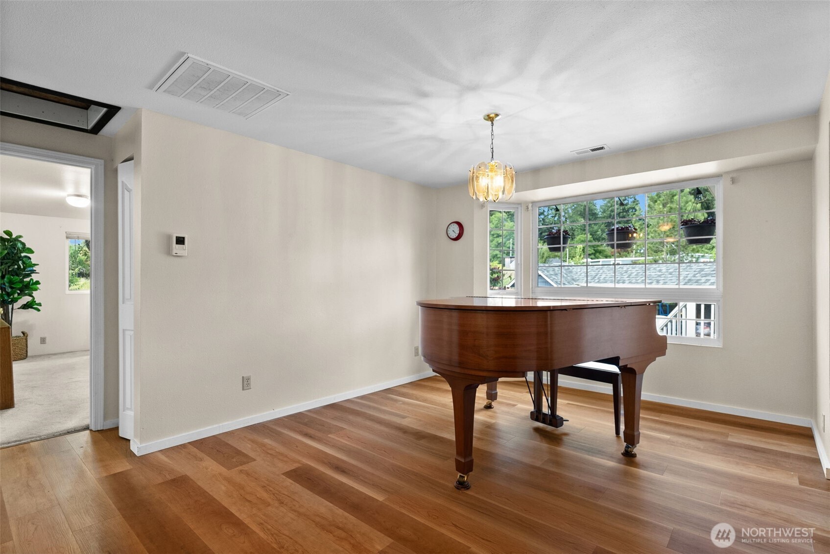 12012 County Line Road East Edgewood, WA 98372 - Photo 5 of 39 Gallery Image 5