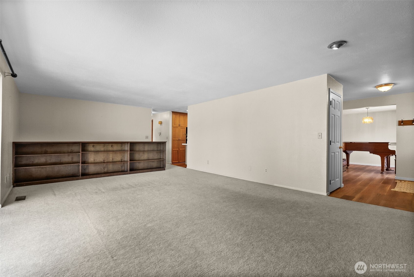 12012 County Line Road East Edgewood, WA 98372 - Photo 10 of 39 Gallery Image 10