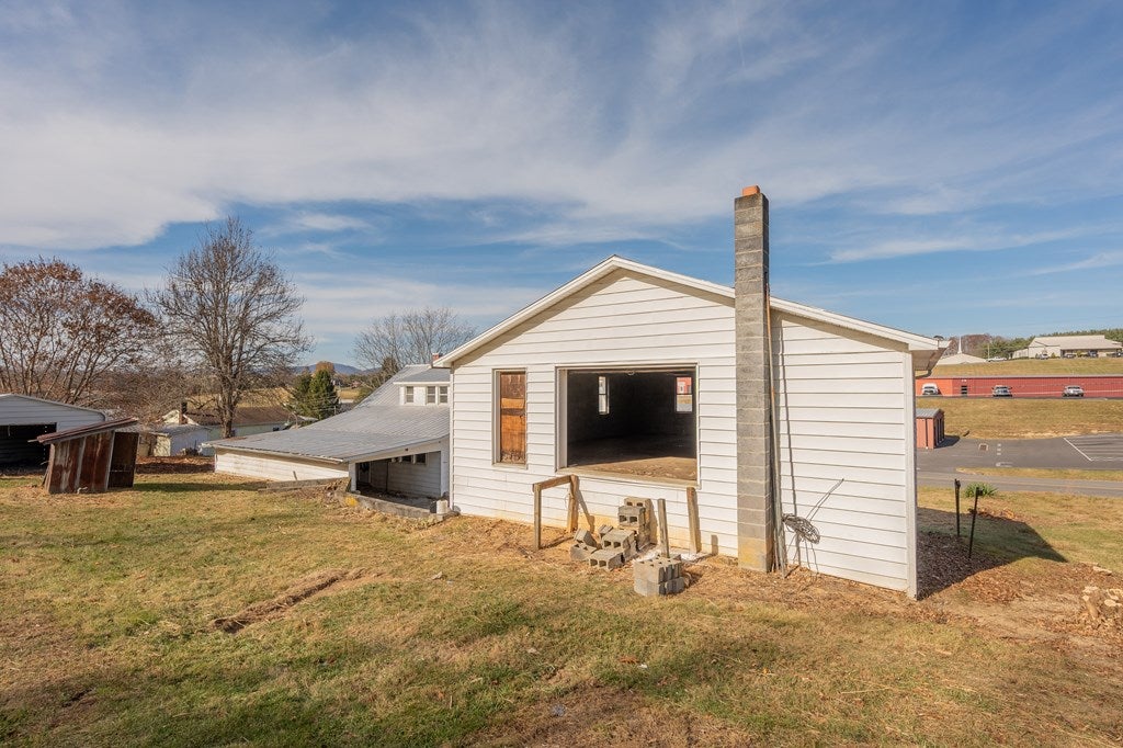 2195 West Ridge Road Wytheville, VA 24382 - Photo 51 of 70 Gallery Image 51