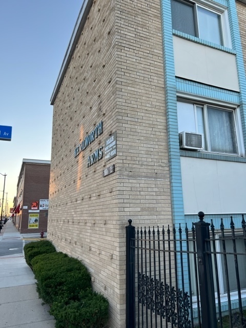 6850 Cermak Road, Unit 1B Berwyn, IL 60402 - Photo 2 of 15