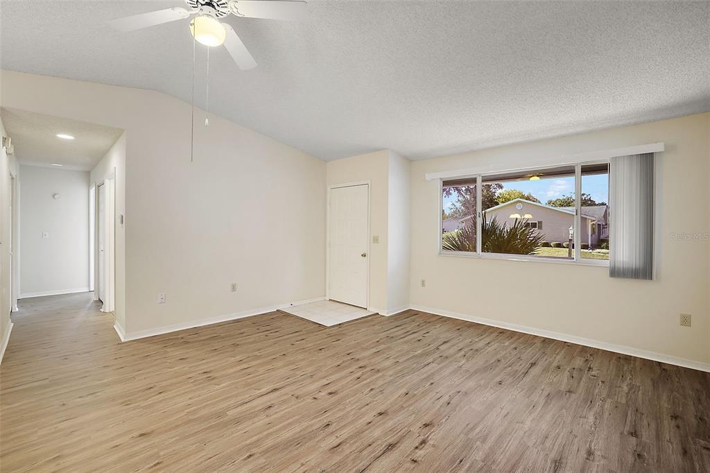 11471 Southwest 84th Court Road Ocala, FL 34481 - Photo 11 of 28 Gallery Image 11