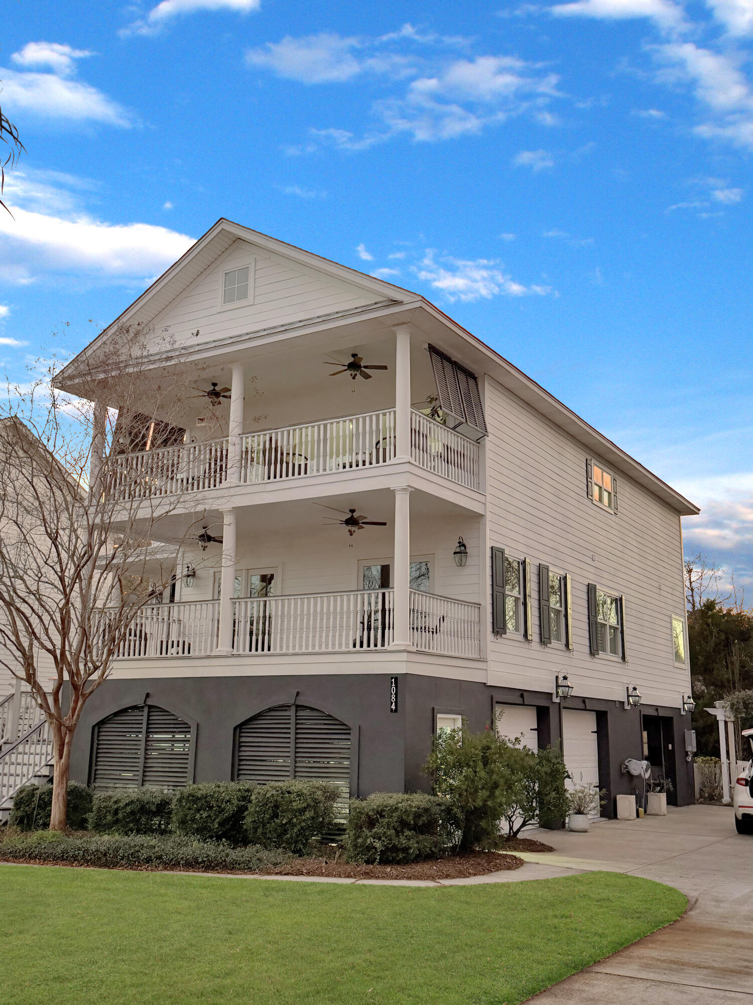 1084 Rivershore Road Charleston, SC 29492 - Photo 2 of 114 1 Exterior Front